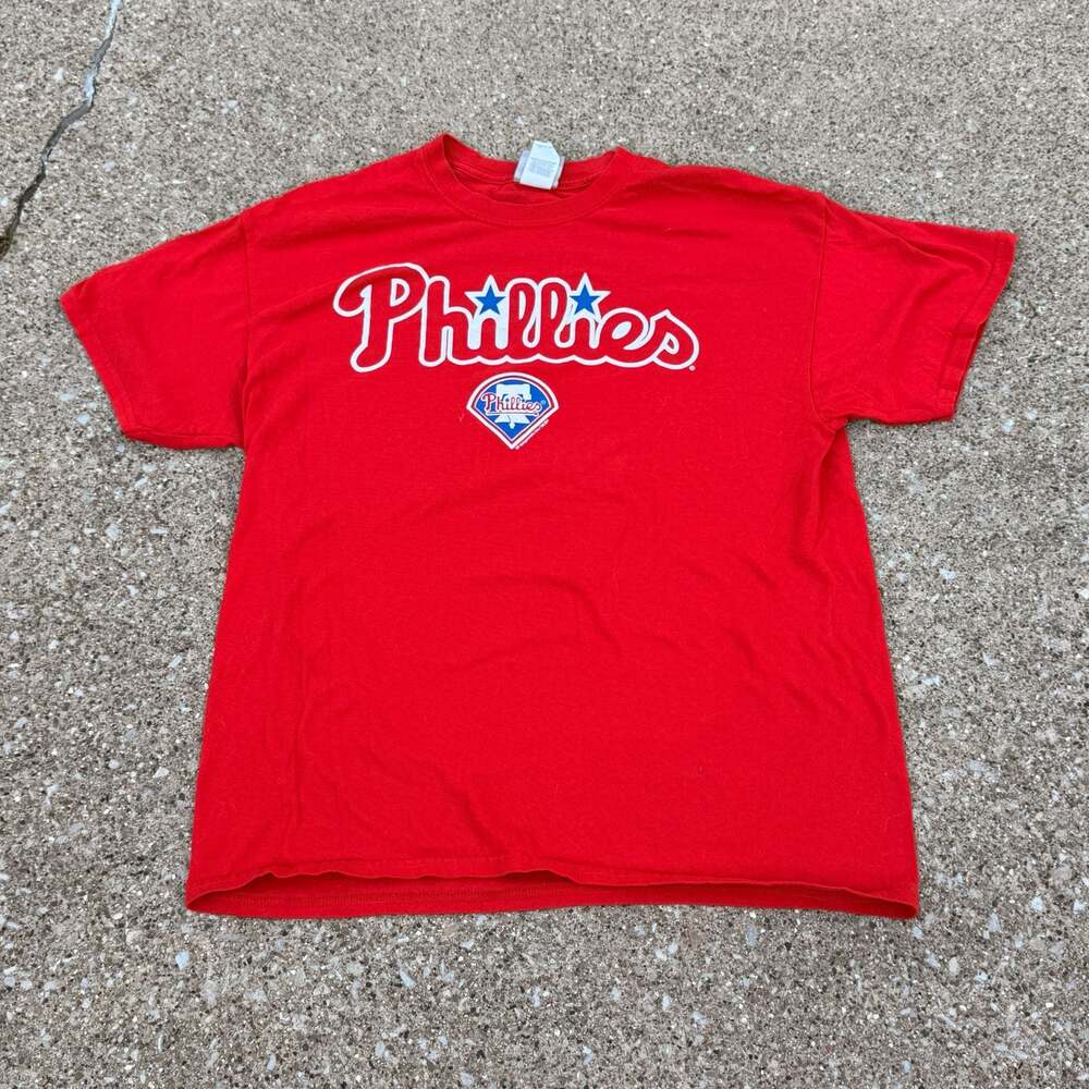 Philadelphia Phillies MLB Genuine Merchandise Red Graphic T-Shirt